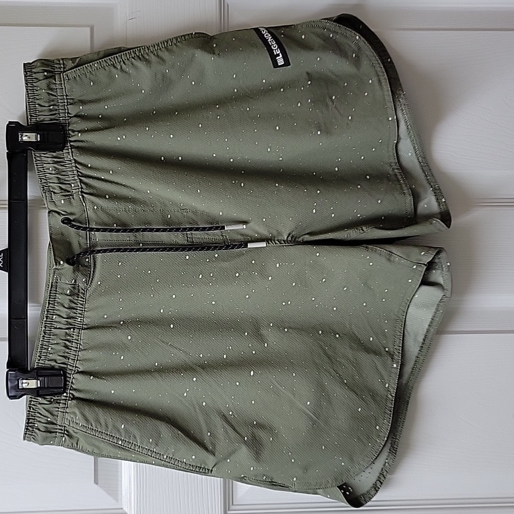 Legends Brand linerless shorts men's size XL Army Green with white space pattern